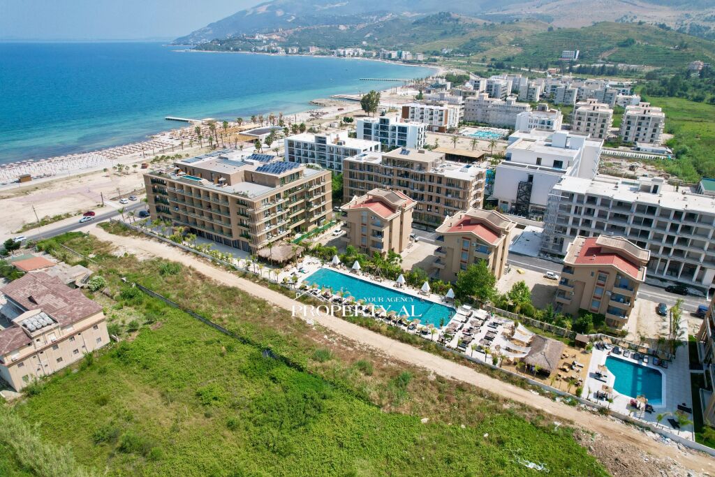 Modern Apartment for Sale – Regina Palm Resort, Radhimë