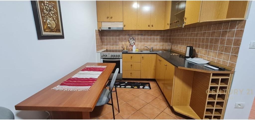 AFFITTASI APPARTAMENTO 1+1 IN VIA ELBASAN