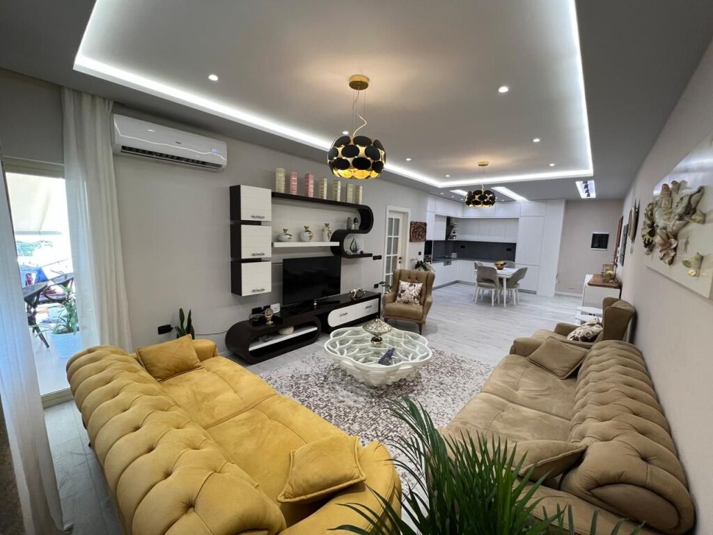 Apartament 2+1+2+ Parking per qira tek Liqeni i Thate.