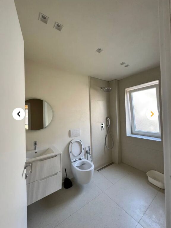 2+1,i mobiluar per here te pare,rruge e durresit,1000 euro me parkim