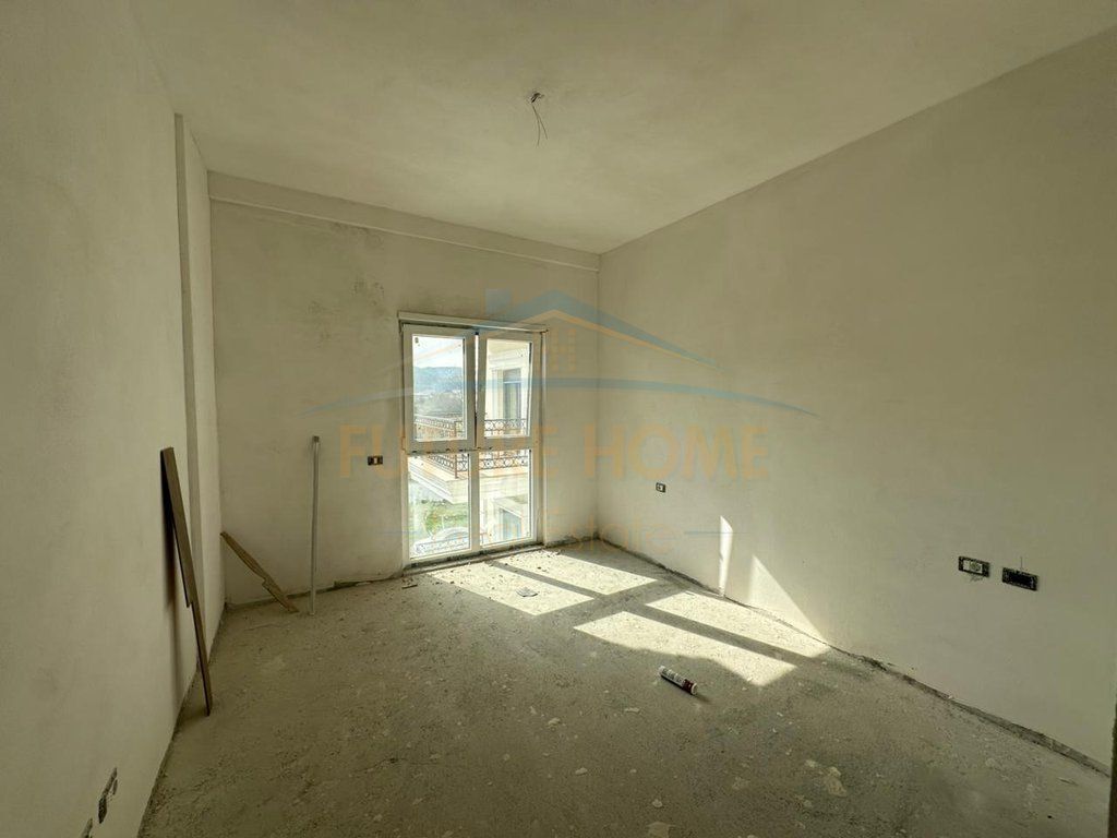 Shitet, Apartament 2+1+2, Sauk, Porta Tirana e Re, Tiranë..
