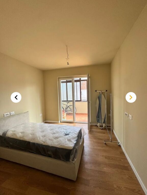 2+1,i mobiluar per here te pare,rruge e durresit,1000 euro me parkim