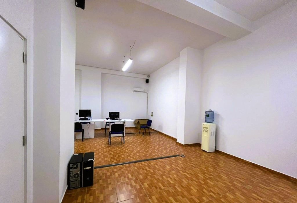 Jepet me qira zyre mbrapa viles gold!
