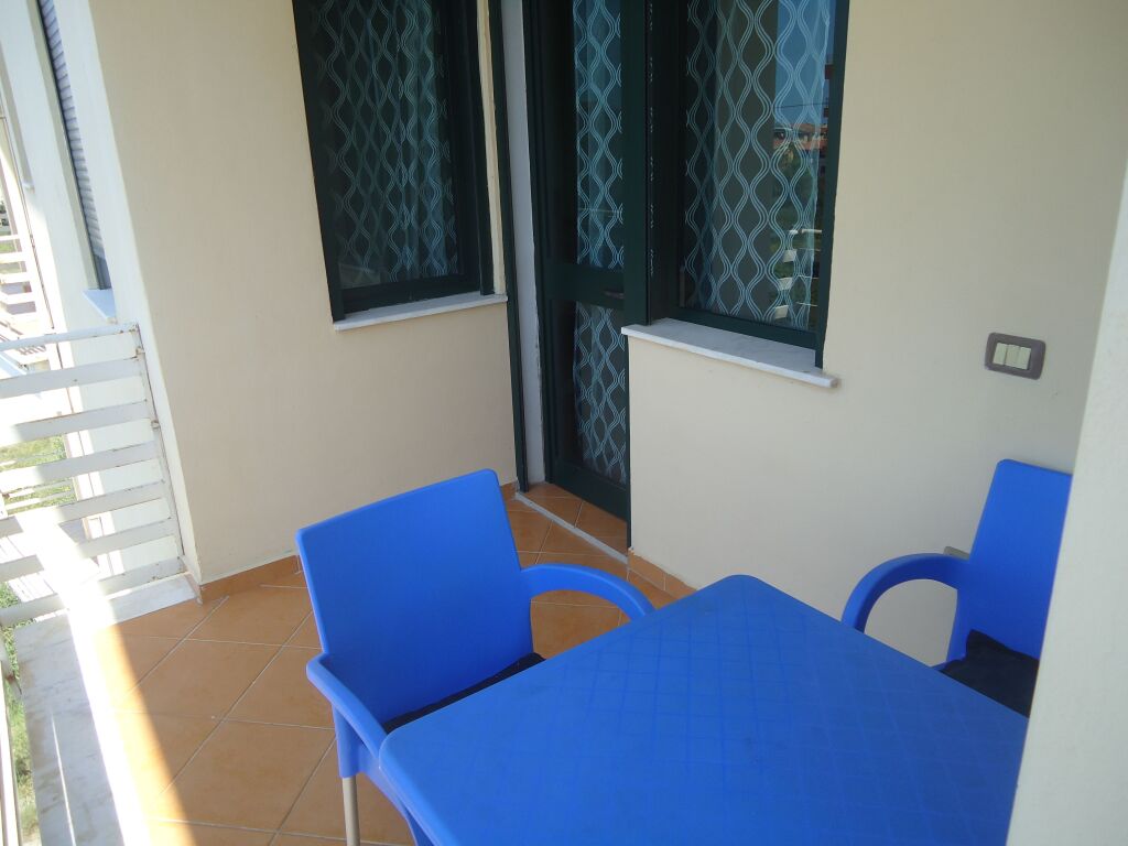 PËR SHITJE – APARTAMENT I MOBILUAR NË GOLEM.