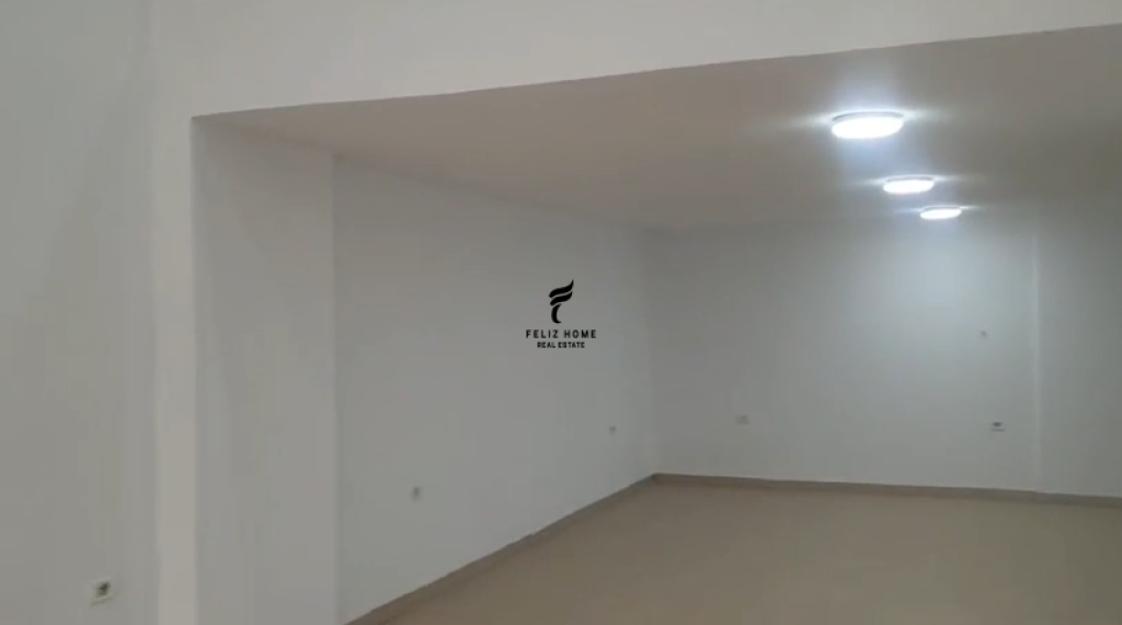 DYQAN ME QERA 90 M2 STACIONI TRENIT 70.000 LEKE  FH-58402