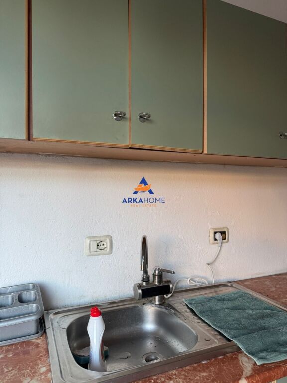 JEPET ME QERA KATI I PARE I NJE VILE " DON BOSKO " 40,000 LEKE