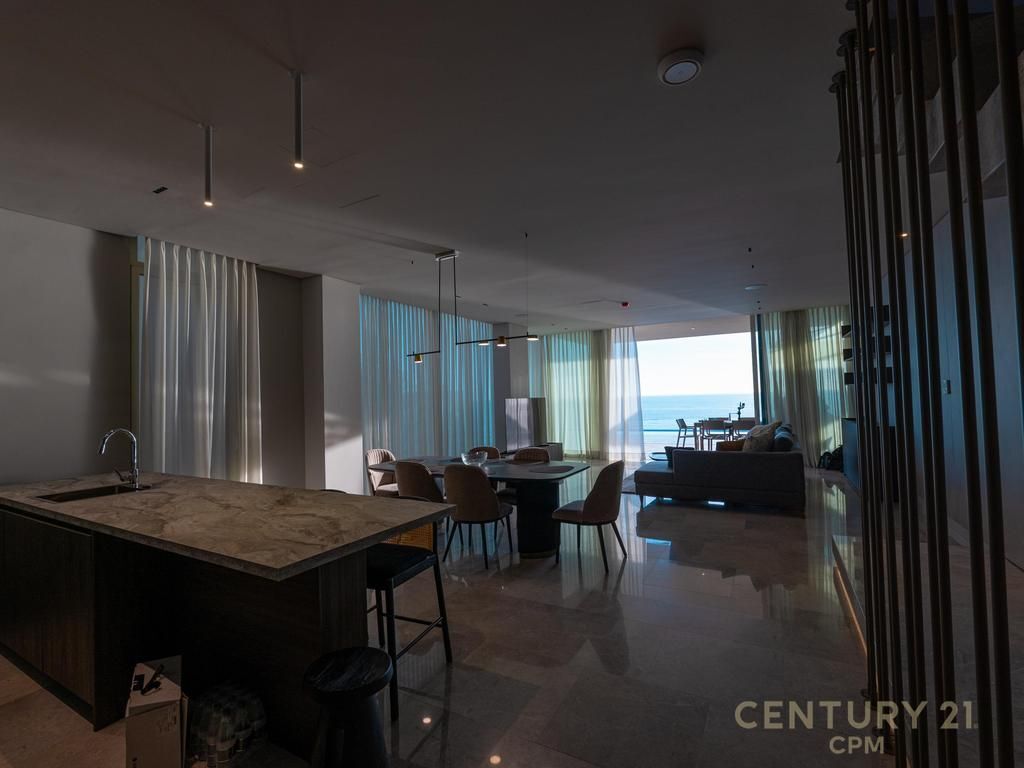 SHITET NJË NGA VILAT MË TË BUKURA NË GREEN COAST, PALASË 3,500,000 €