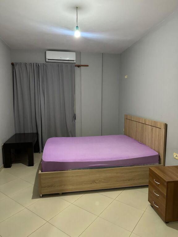 Jepet me qiraApartament 1+1 i mobiluar tek Kodra e Diellit