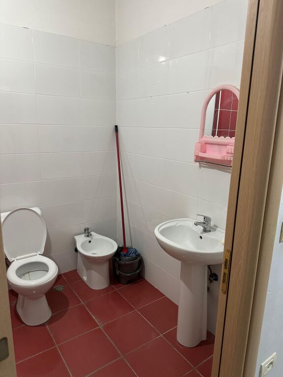 Jepet me qiraApartament 1+1 i mobiluar tek Kodra e Diellit