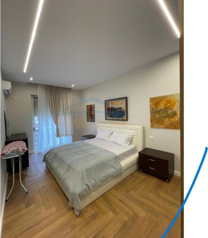 Qera, Apartament 2+1 + Post Parkimi , Pazari i Ri