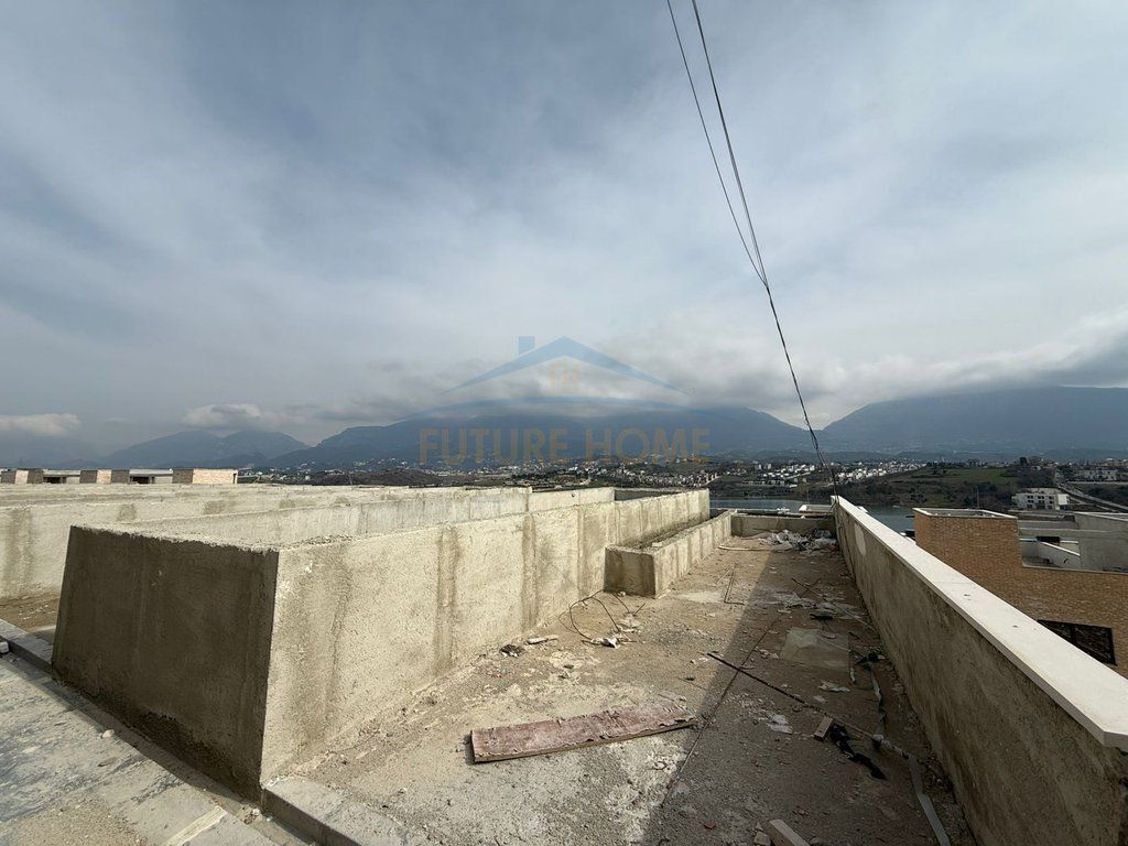 Shitet , Vile , Swan Lake Residence , Farke