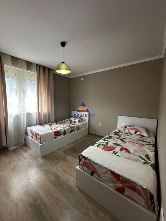JEPET APARTAMENT ME QERA 2+1+BALLKON "LIQENI I THATE" 800 EURO