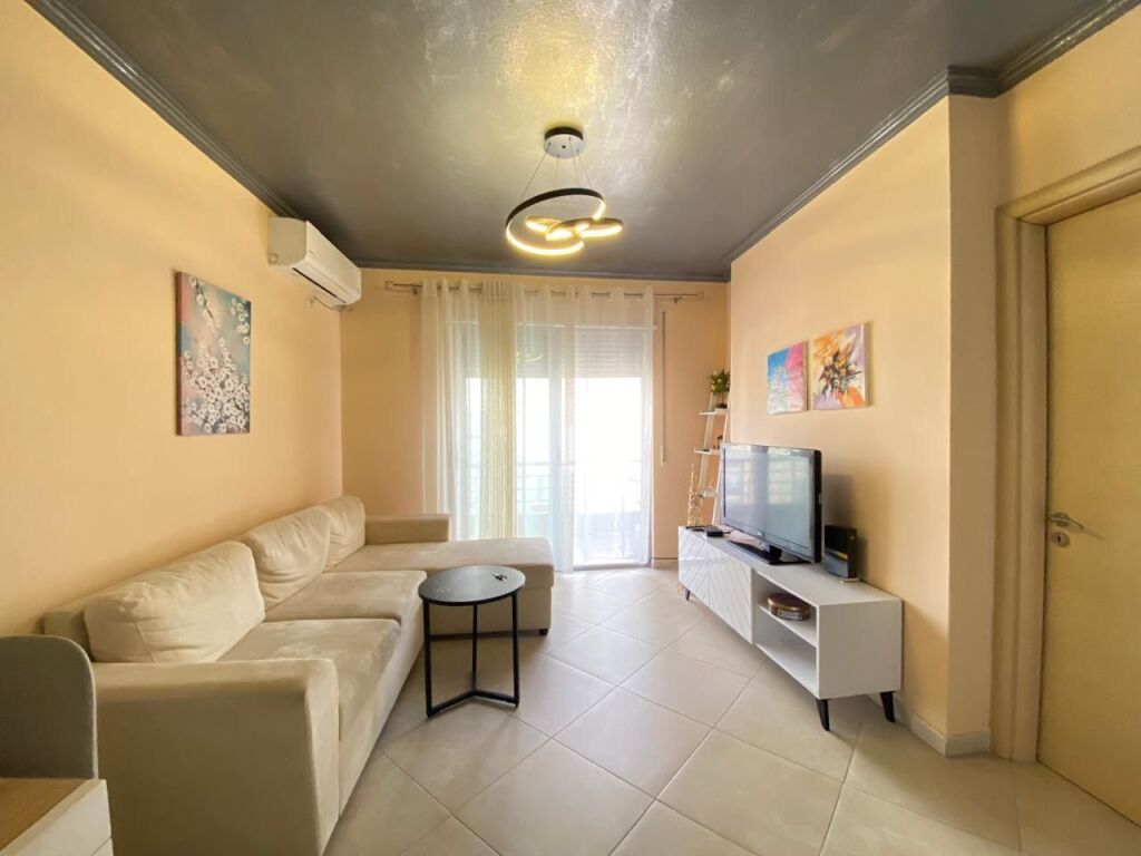 Apartment 2+1, Haxhi Dalliu!