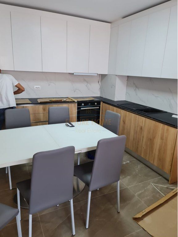 Shitet,Apartament 3+1+2, Ish Fusha e Aviacionit