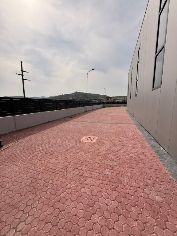 JEPET ME QERA KAPANON NE PORTO ROMANO, DURRES