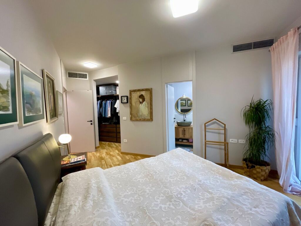 Jepet Qira Apartament 2+1+Post Parkimi në rezidencë private, Liqeni Thatë