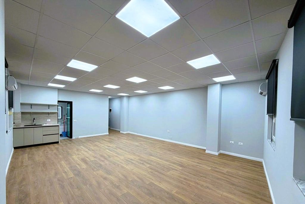 OPPOSITE TOPTAN, OPEN SPACE OFFICE FOR RENT!