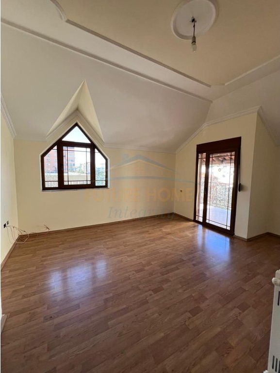 Qera, Duplex për Zyra, Blloku, Tiranë.