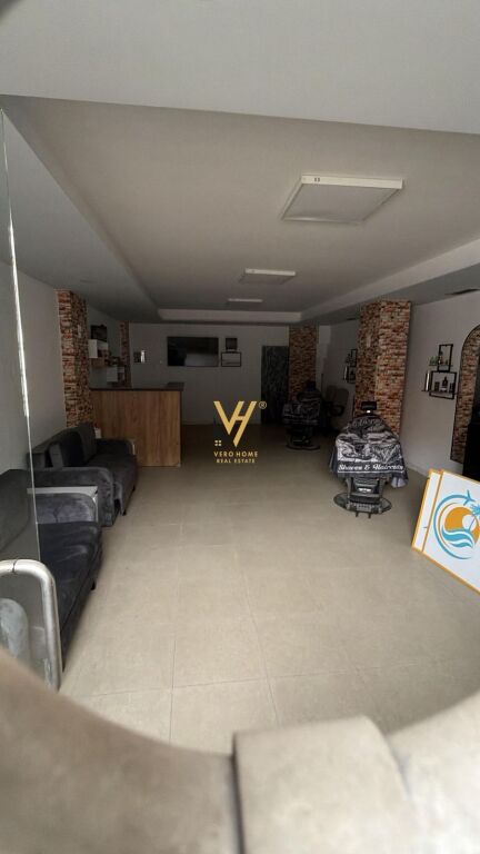 NEGOZIO IN AFFITTO 90 M2 IN VIA MUHAMET GJOLLESHA 80.000 LEKE