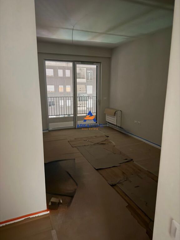 OFFICE SPACE FOR RENT "AT THE PARIS MUNICIPALITY" 1000 EURO
