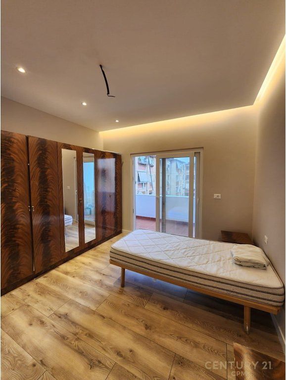 Apartament 2+1 në Ish Parku, Tiranë