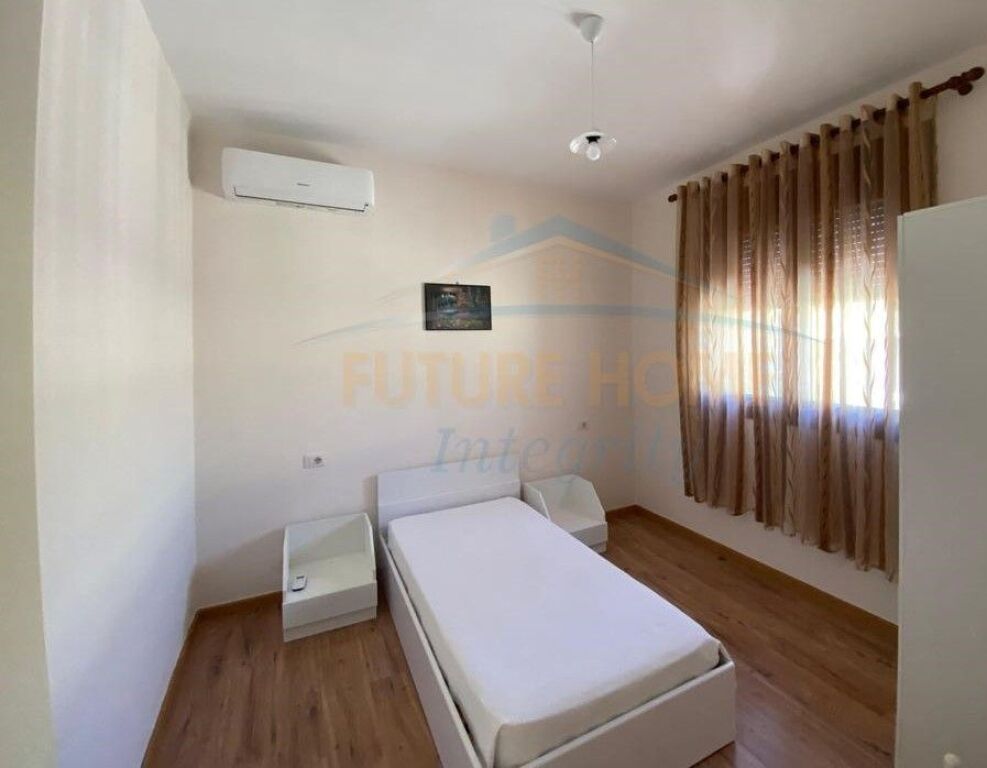 Qera, Duplex, Ali Demi, Tiranë.