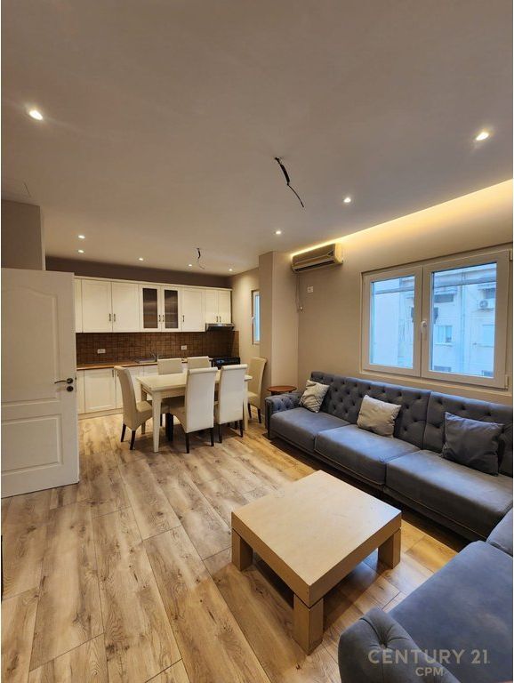 Apartament 2+1 në Ish Parku, Tiranë