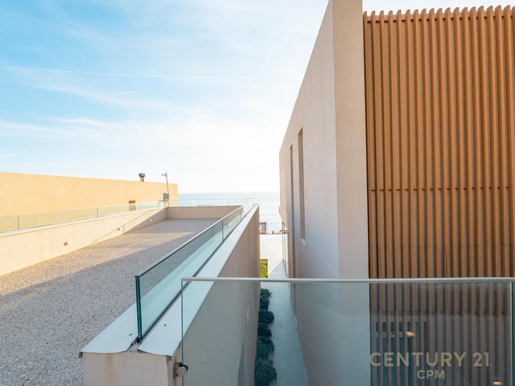 SHITET NJË NGA VILAT MË TË BUKURA NË GREEN COAST, PALASË 3,500,000 €