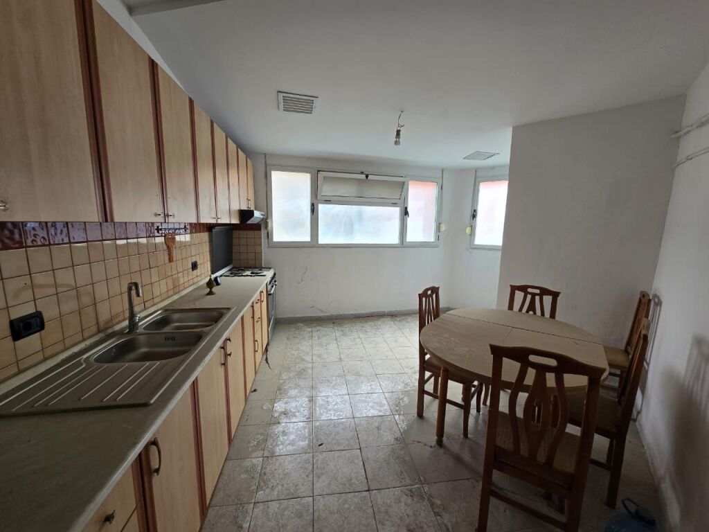 APARTAMENT 2+1 PER SHITJE TE KOMUNA E PARISIT (LULISHTJA)