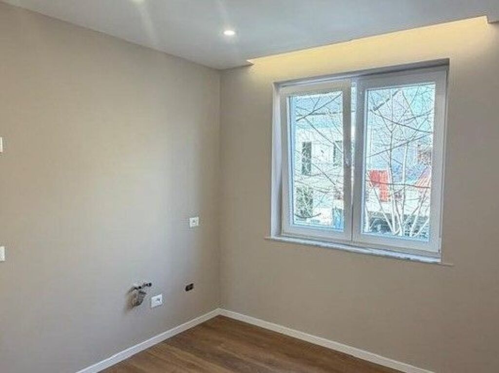 In vendita, Appartamento 1+1, Via Mine Peza, Tirana