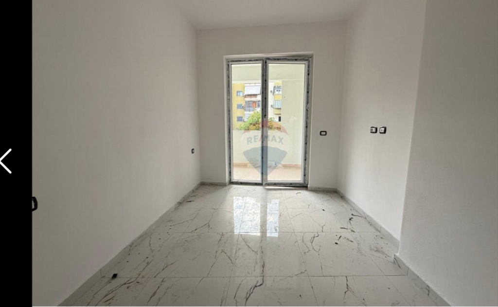 Apartament per shitje 2+1+2 tek Shkolla e Bashkuar