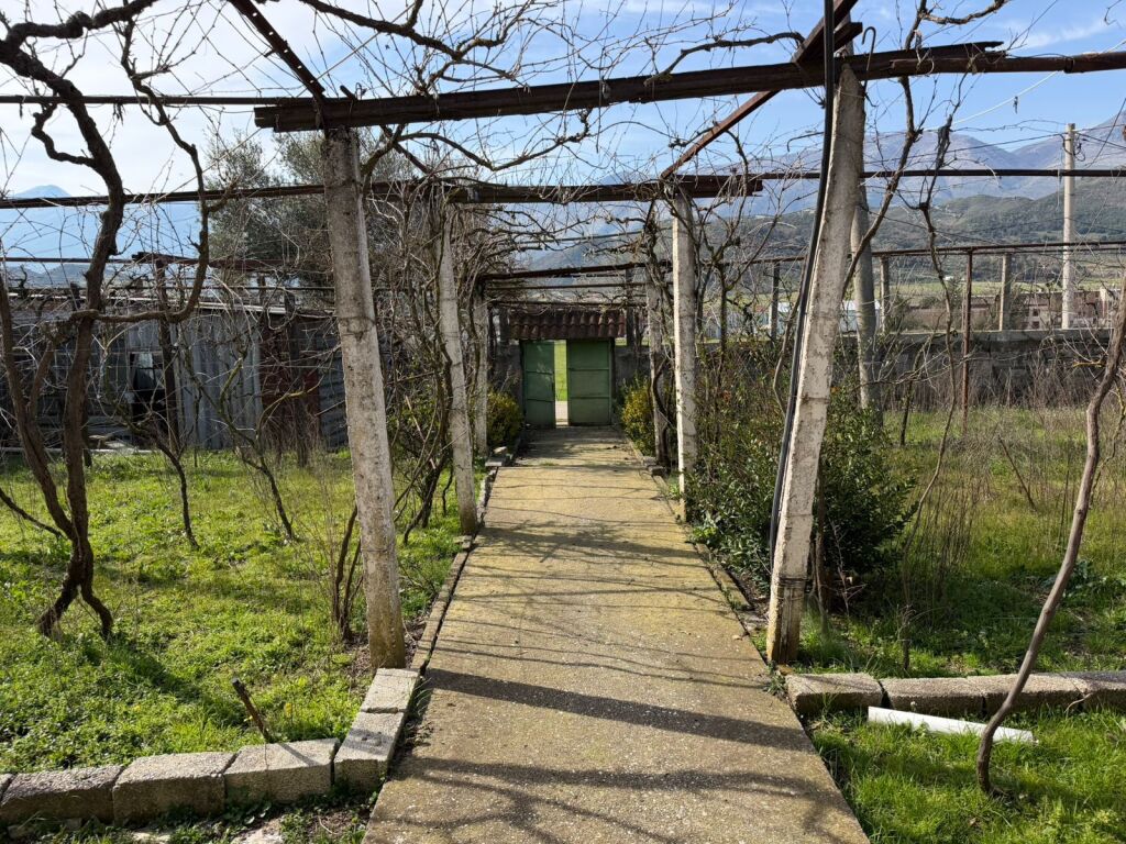 Shtëpi Private Në Shitje – Kotë, Vlorë.