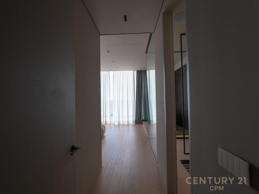 SHITET NJË NGA VILAT MË TË BUKURA NË GREEN COAST, PALASË 3,500,000 €