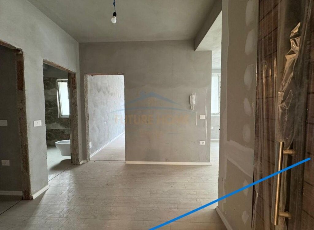 Shitet, Apartament 2+1+2+Post Parkimi, River Residence, Unaza e Re,Tiranë.