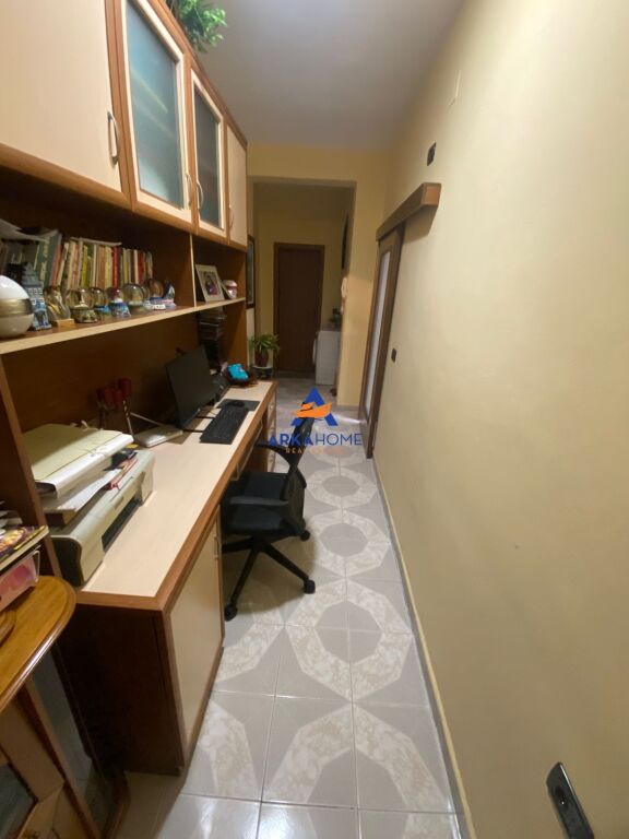 VENDESI APPARTAMENTO 3+1+BALCONE " STRADA DURRES "22.000.000 LEKE