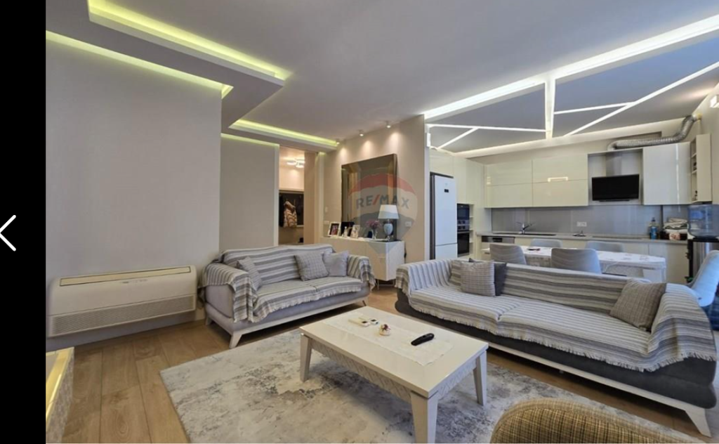 Apartament per shitje 2+1+2 tek Komuna e Parisit