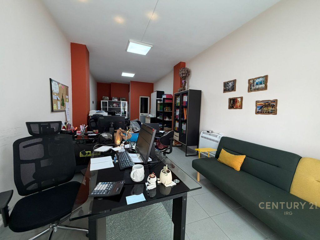 SERVICE UNIT FOR SALE IN BRRAK