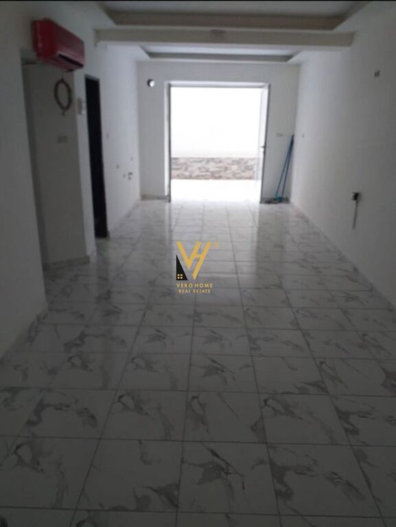 WAREHOUSE 60 M2 FOR RENT ON DIBRA STREET 40,000 LEKE