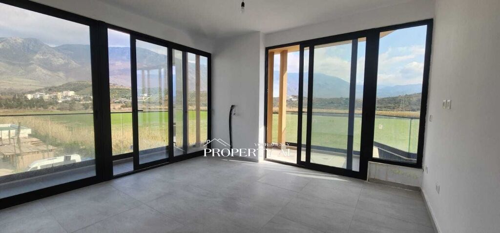 Modern Apartment for Sale – Regina Palm Resort, Radhimë