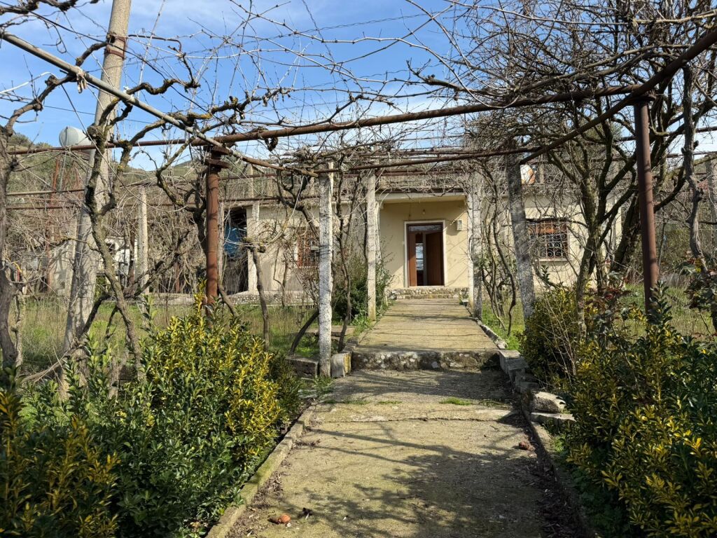 Shtëpi Private Në Shitje – Kotë, Vlorë.