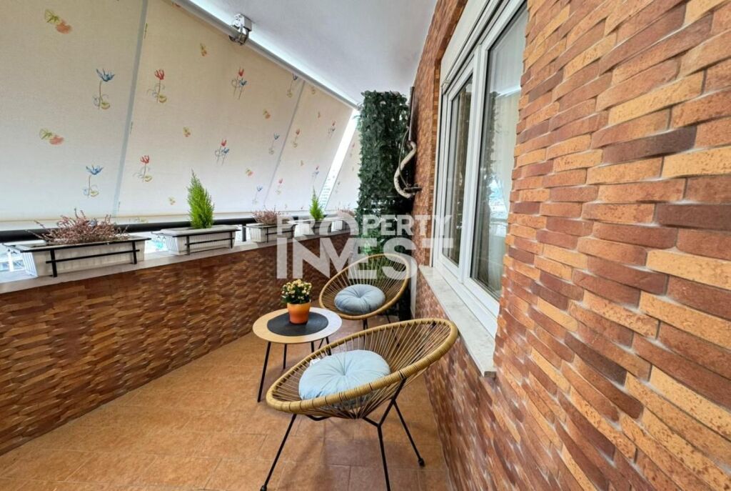 Shitet Apartament 2+1+2 Zogu  I zi