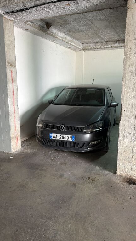 2+1,i mobiluar kopshti zologjik,800 euro me parkim