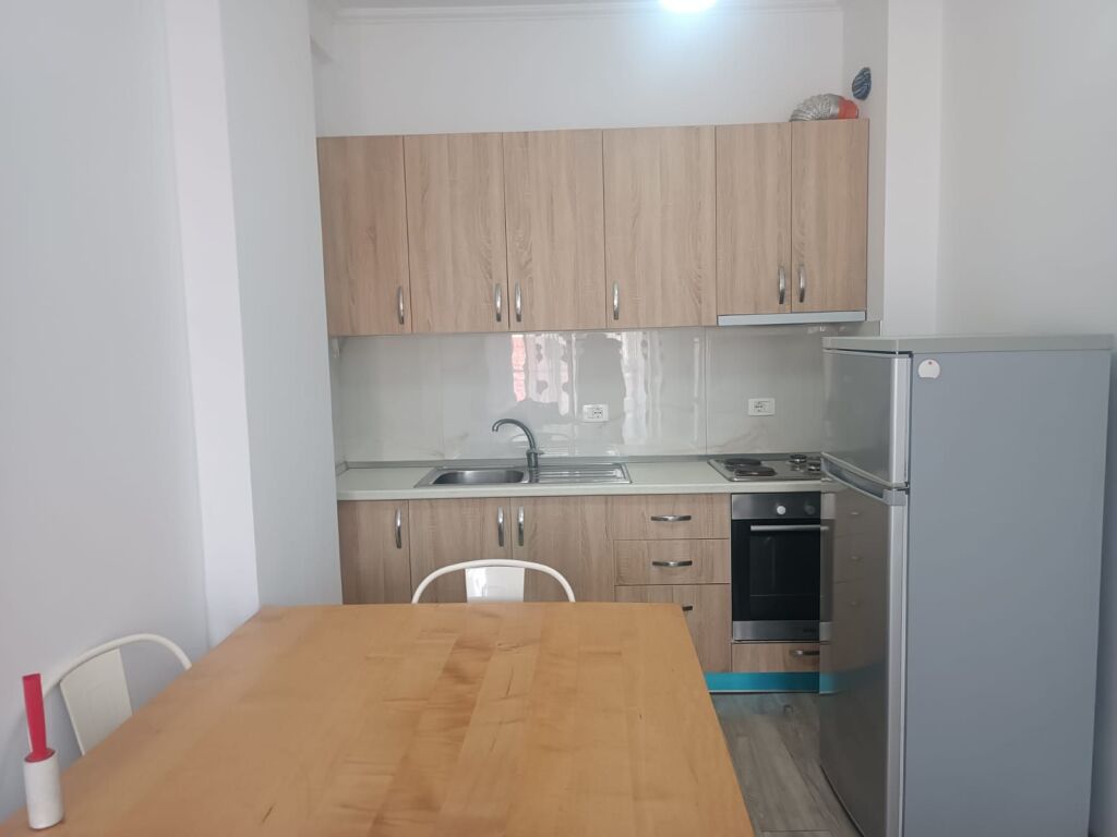 Apartament 1+1 me qera tek 5 Maj