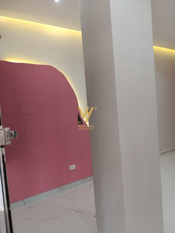 JEPET DYQAN 25 M2 ME QERA TE ISH EKSPOZITA 50.000 LEKE