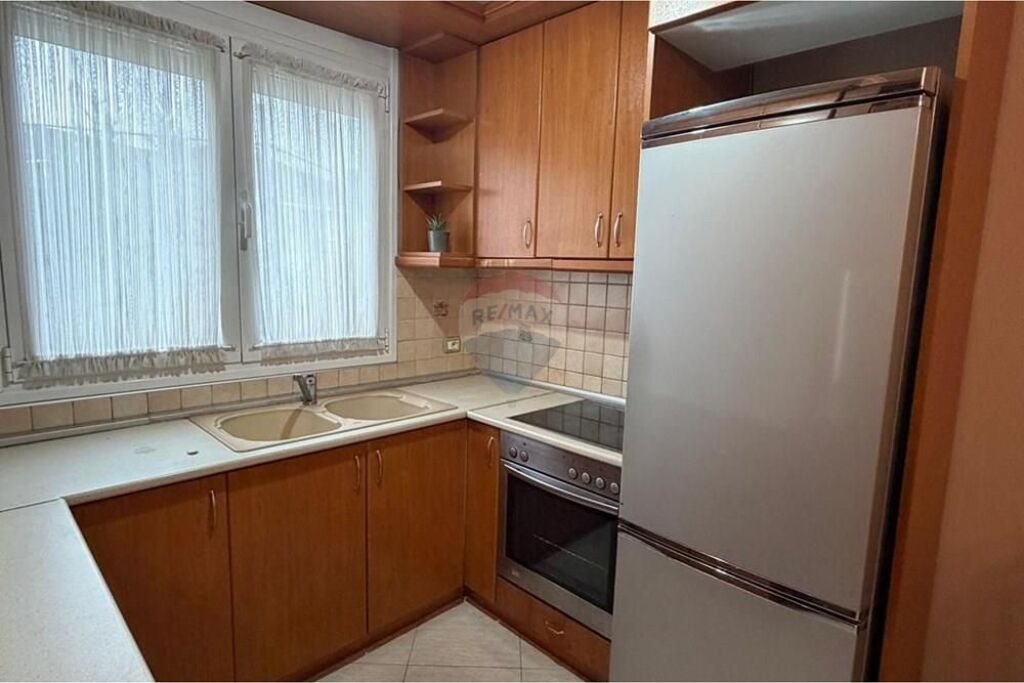 Apartament - Për Qira - Inxhinieria e Ndërtimit, Tiranë