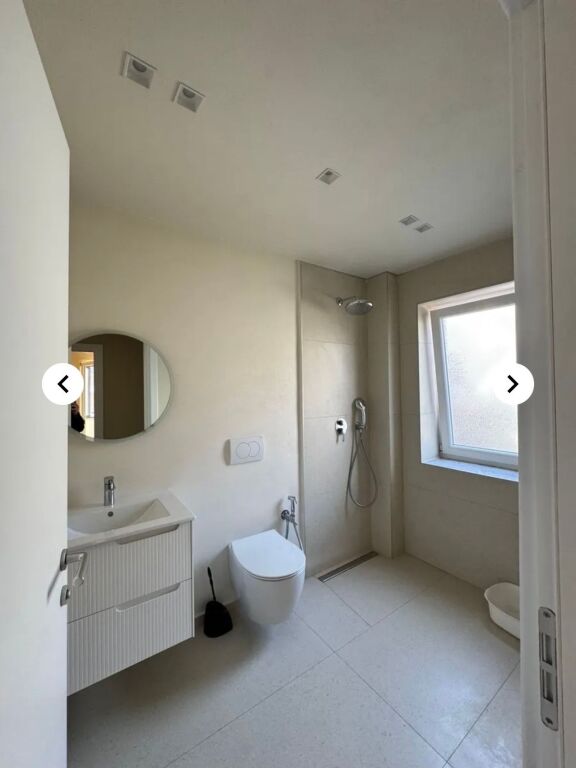 2+1,i mobiluar per here te pare,rruge e durresit,1000 euro me parkim