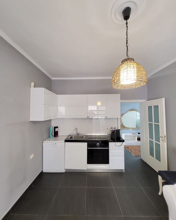 🏡 Jepet Apartament 1+1 me Qira – Garda