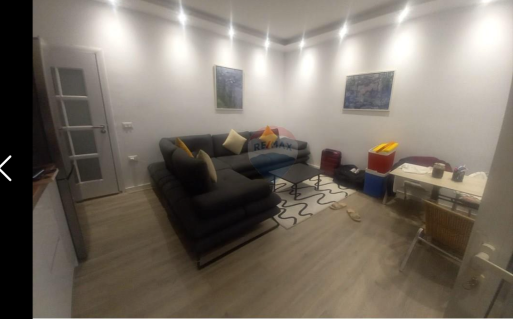 Vile per shitje ne Qender