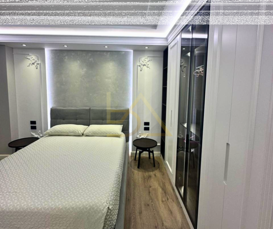 Shitet Papafingo – Rruga Mitat Hoxha, Sarandë