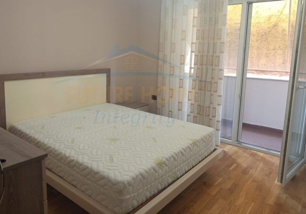 Qera, Apartament 1+1, Rruga Hoxha Tahsim, Tiranë